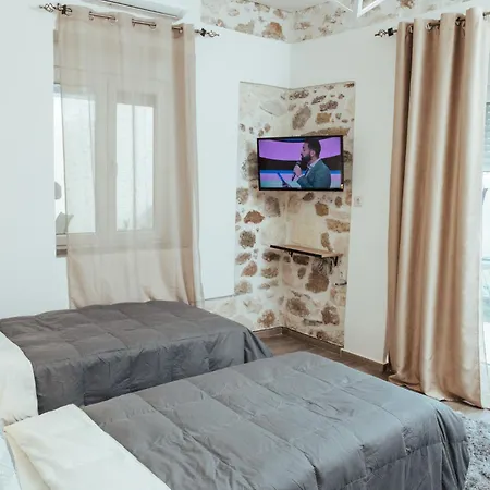 Luxury House Apartment *